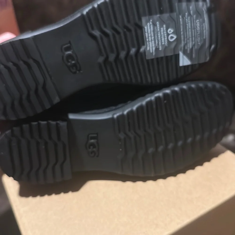 UGG Greda Waterproof Duck Boot: BLACK: NIB: SZ 5